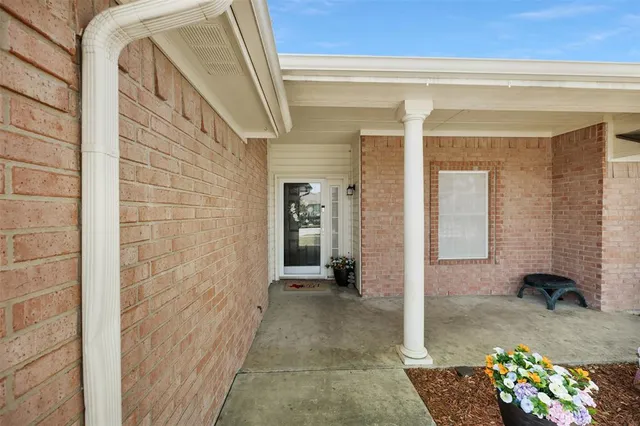 $323,000 | 313 Angela Drive, Burleson, TX 76028