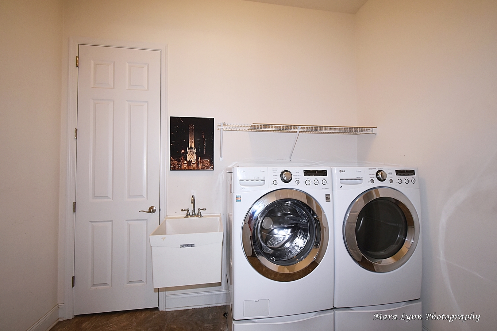 3881 Valhalla Drive Elgin, IL 60124 - Photo 27 of 39 a utility room with dryer and washer