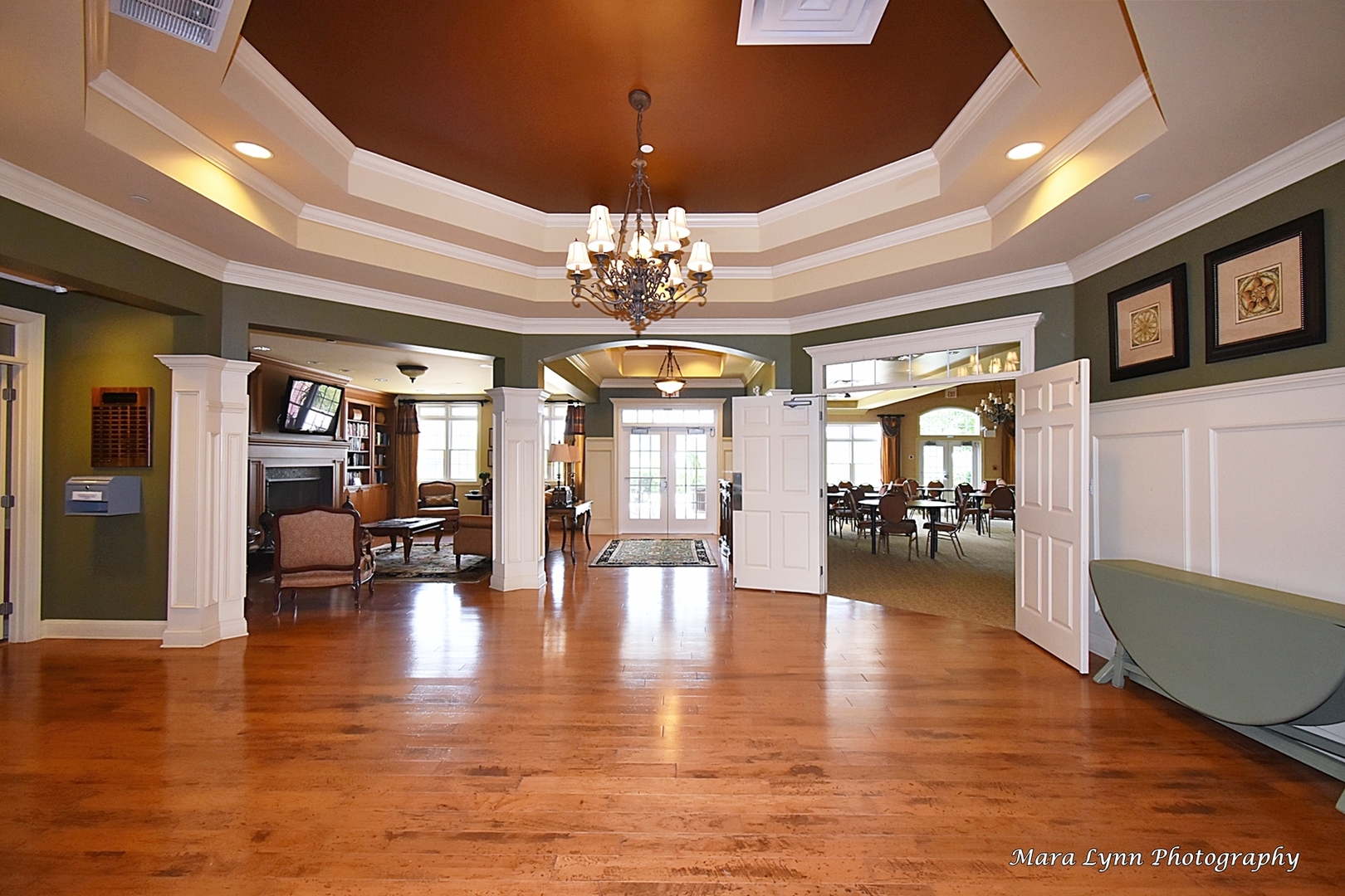 3881 Valhalla Drive Elgin, IL 60124 - Photo 36 of 39 a lobby with furniture and wooden floor