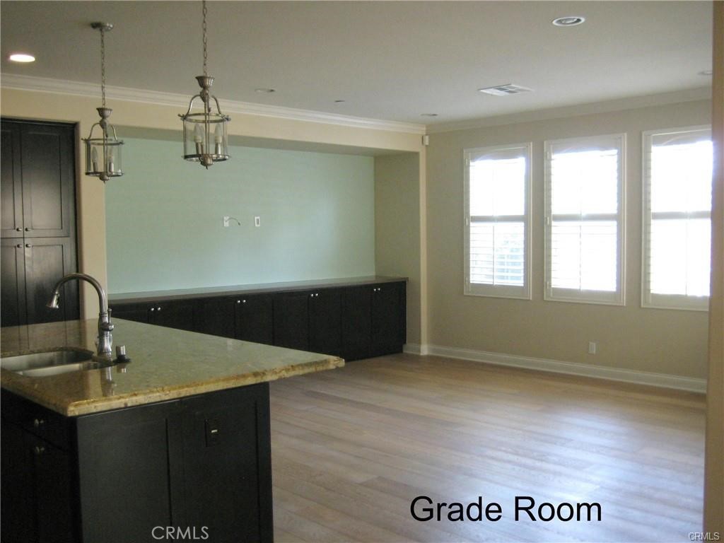 102 Shadowbrook Irvine, CA 92604 - Photo 4 of 14