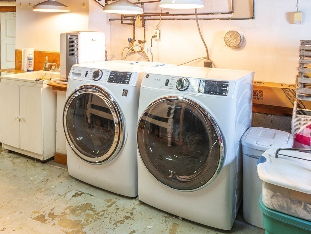 203 Samoset Avenue Hull, MA 02045 - Photo 35 of 39 a utility room with dryer and washer