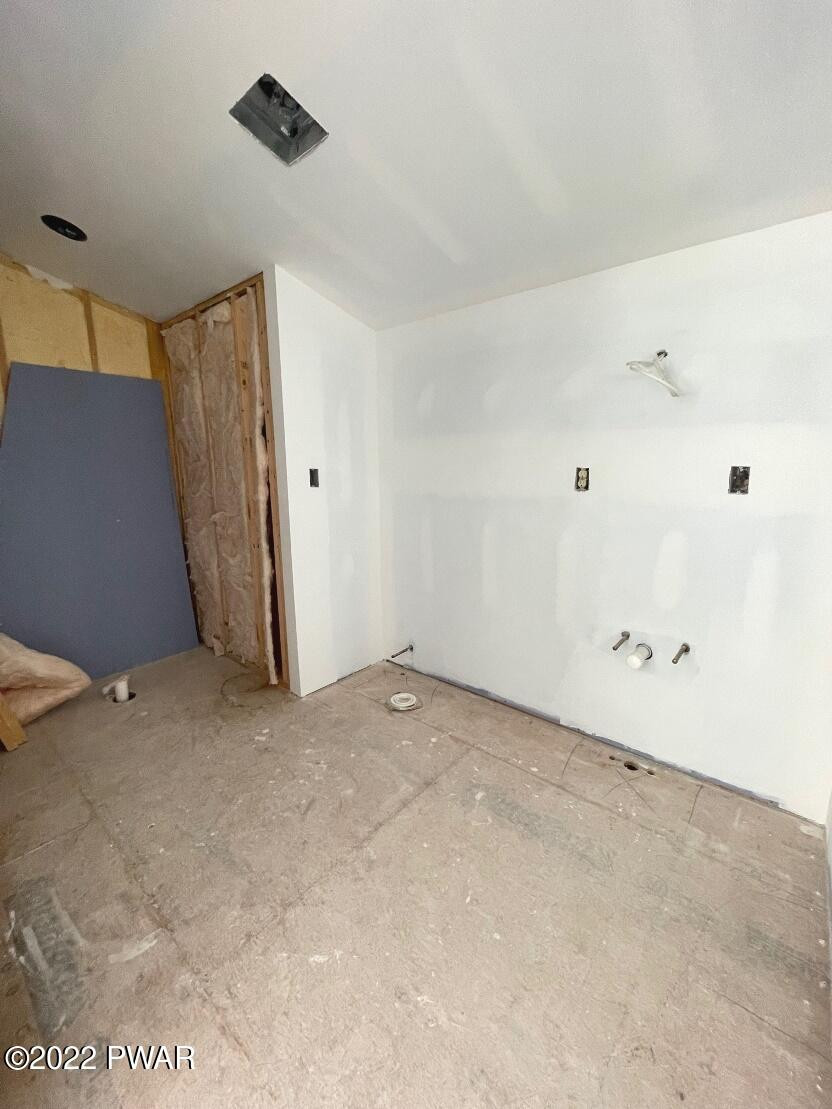 4382 River Road Equinunk, PA 18417 - Photo 17 of 50 bath off loft