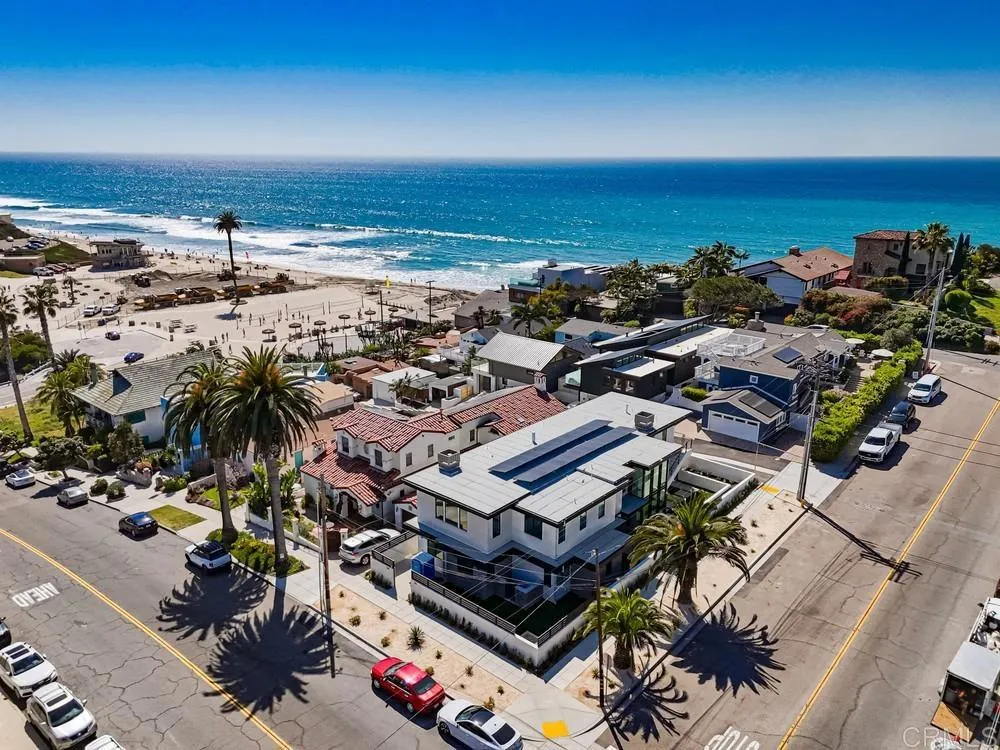 206 4th Street Encinitas, CA 92024 - Photo 2 of 9