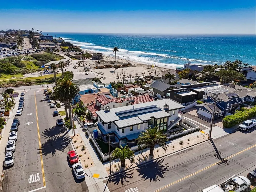 206 4th Street Encinitas, CA 92024 - Photo 3 of 9