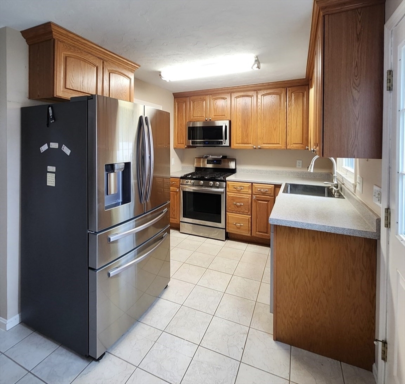 24 B Rockingham Street, Unit 14 Lowell, MA 01852 - Photo 3 of 28 Gallery Image 3