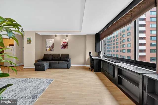 $2,400 | 1021 Arlington Boulevard, Unit 643, Arlington, VA 22209