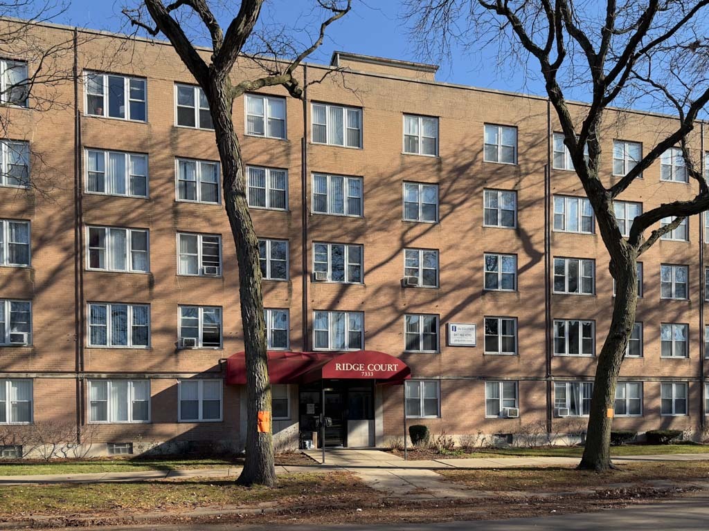 7333 North Ridge Boulevard, Unit 404 Chicago, IL 60645 - Photo 1 of 2