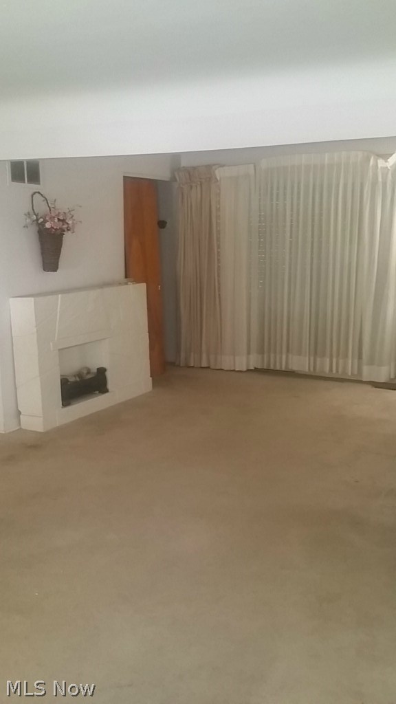 4332 Wyatt Road Cleveland, OH 44128 - Photo 4 of 19 Gallery Image 4