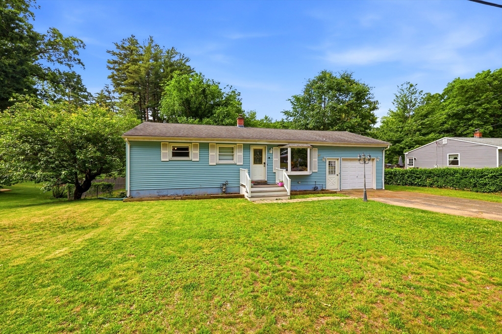 346 Newhouse Street Springfield, MA 01118 - Photo 1 of 27