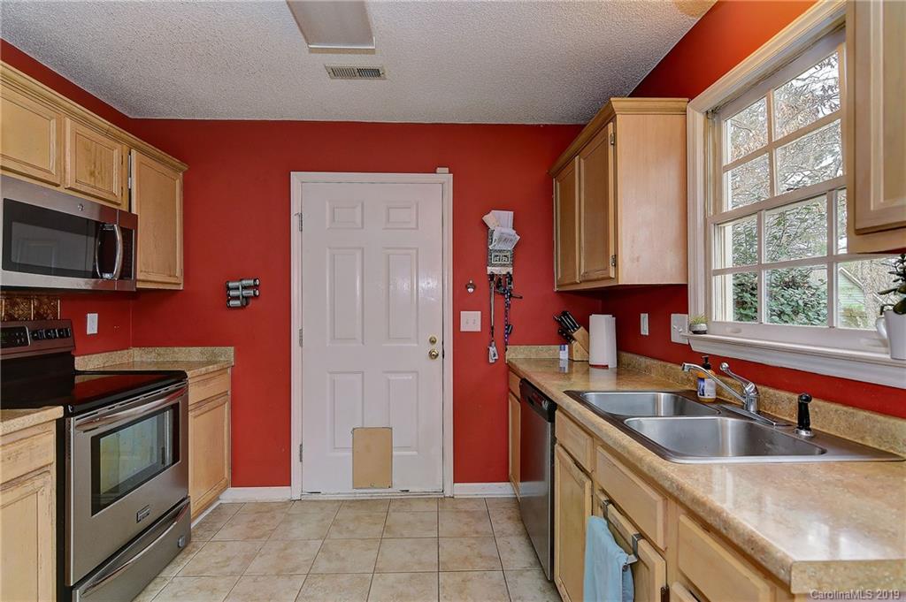 11008 Atrium Way Matthews, NC 28105 - Photo 11 of 33