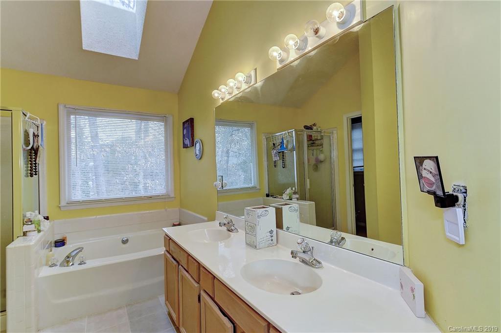 11008 Atrium Way Matthews, NC 28105 - Photo 24 of 33