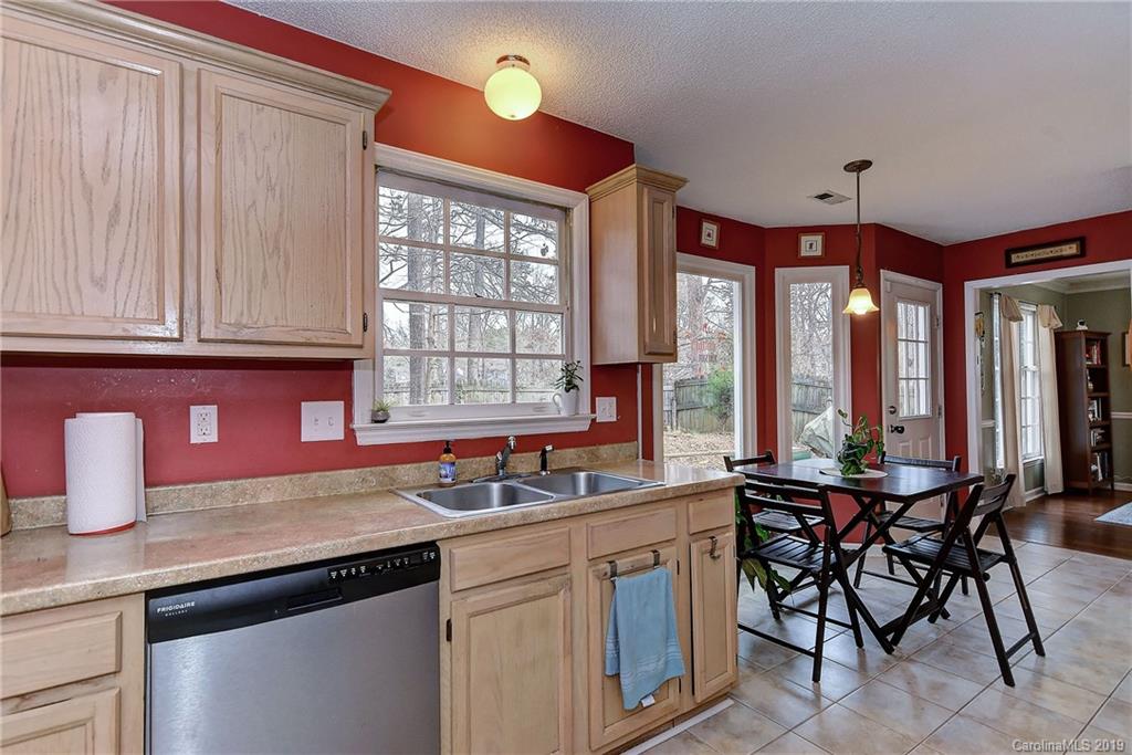 11008 Atrium Way Matthews, NC 28105 - Photo 10 of 33