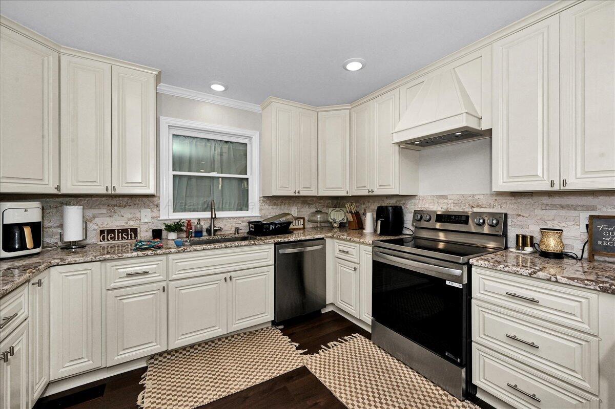 1402 Shades Road Jasper, AL 35504 - Photo 19 of 31 07-SES_6836