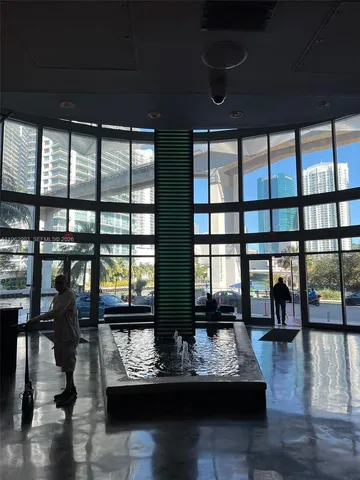 $3,350 | 690 Southwest 1st Court, Unit 1506, Miami, FL 33130