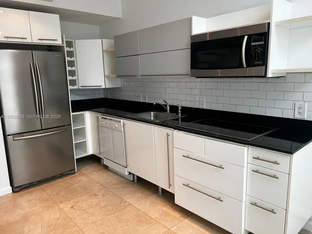 $3,350 | 690 Southwest 1st Court, Unit 1506, Miami, FL 33130