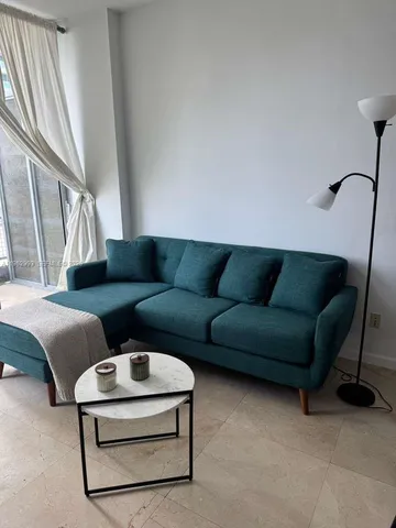 $3,350 | 690 Southwest 1st Court, Unit 1506, Miami, FL 33130