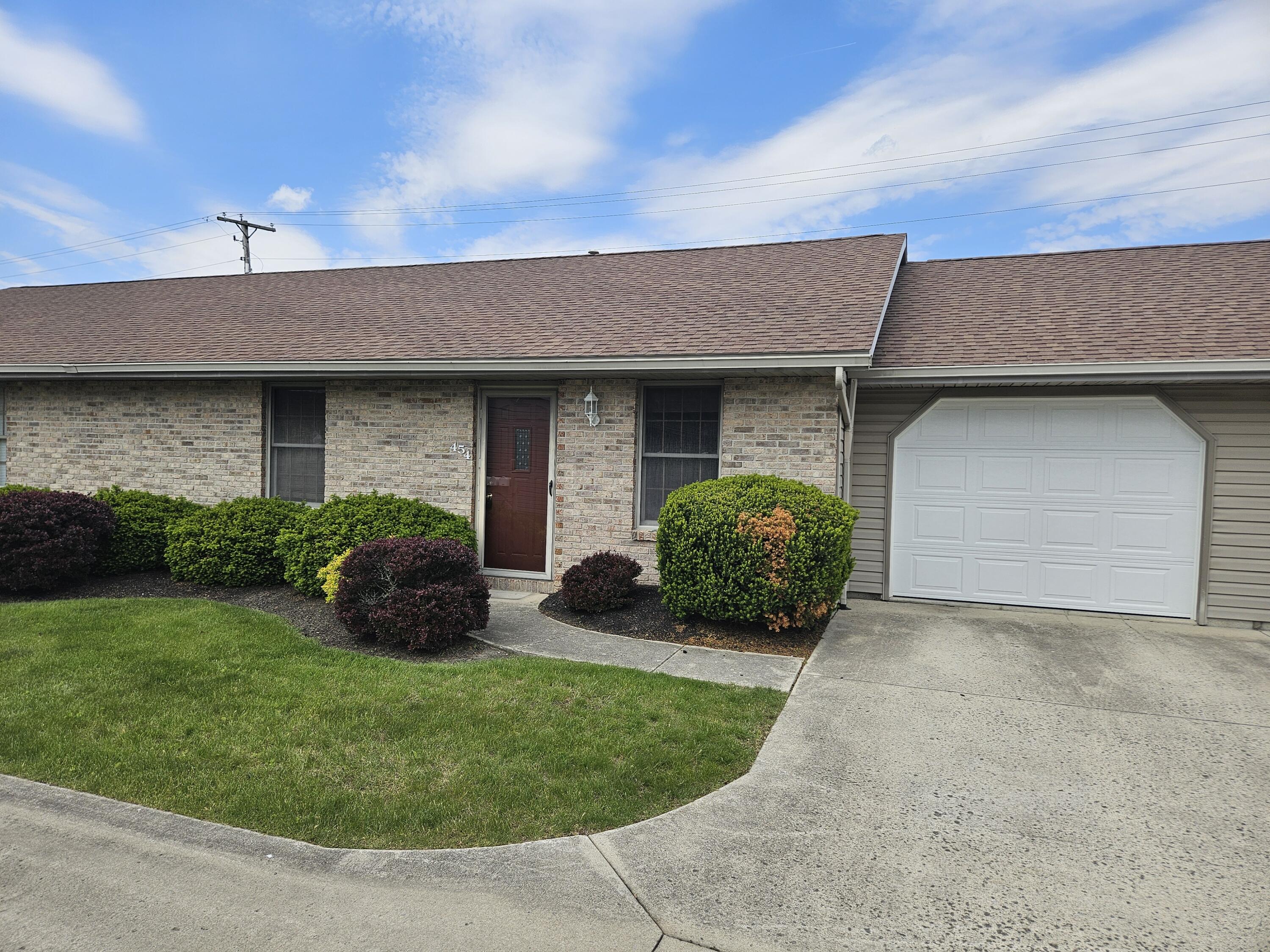 454 South Mumaugh Road Lima, OH 45804 - Photo 1 of 14