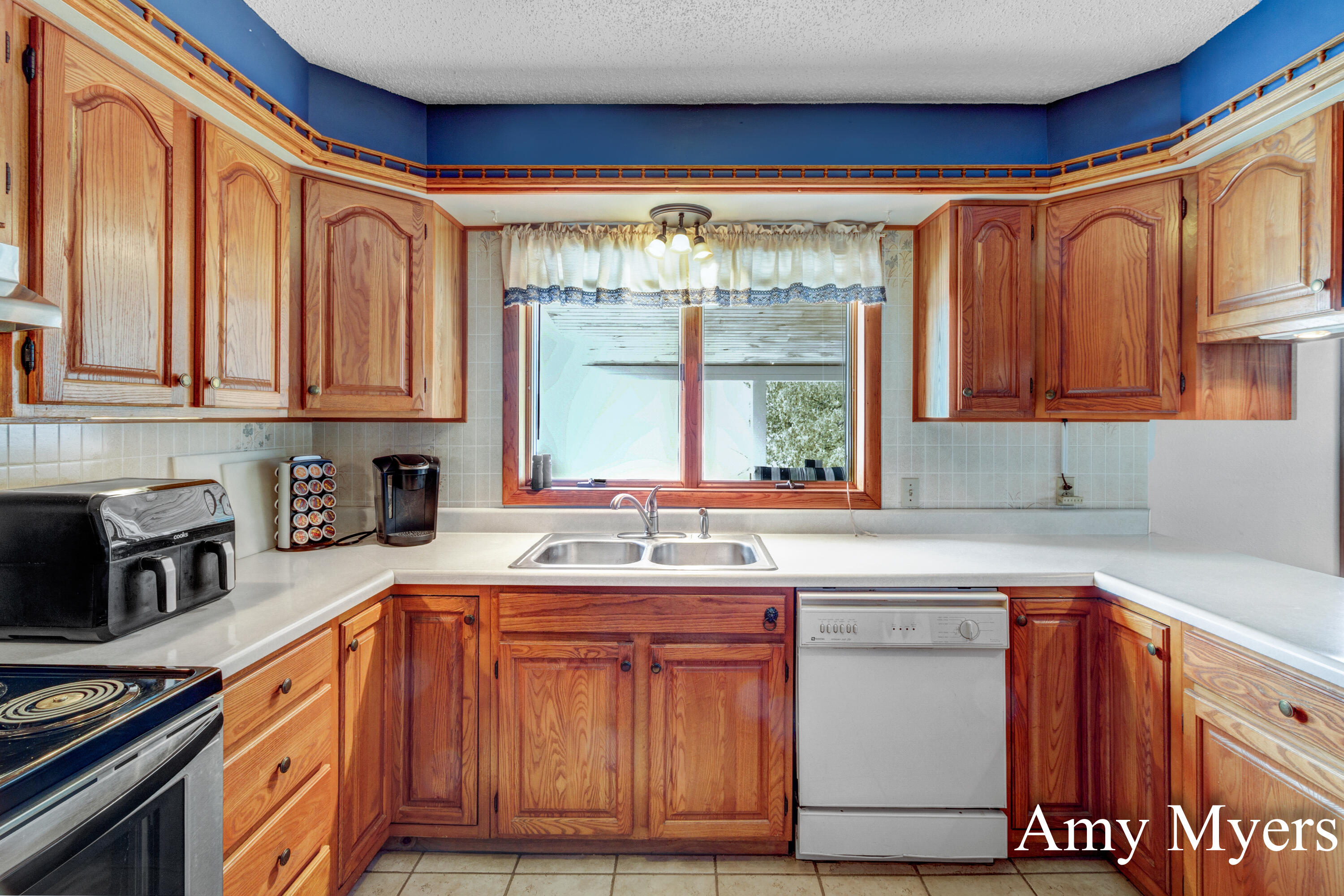 7367 South 108th Avenue Rothbury, MI 49452 - Photo 2 of 36 Amy Myers - 7367 S 108th Avenue (62)-11