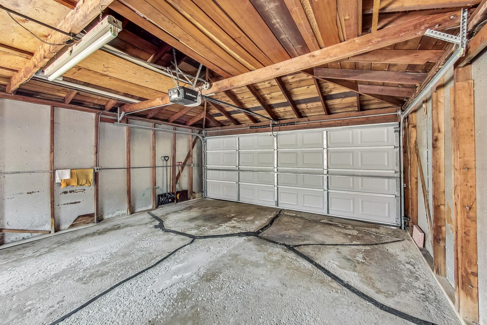 6241 South Rutherford Avenue Chicago, IL 60638 - Photo 34 of 39 a view of a garage