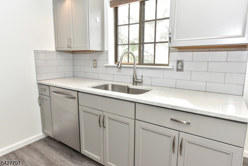 3707 Mark Twain Way Mahwah, NJ 07430 - Photo 4 of 28