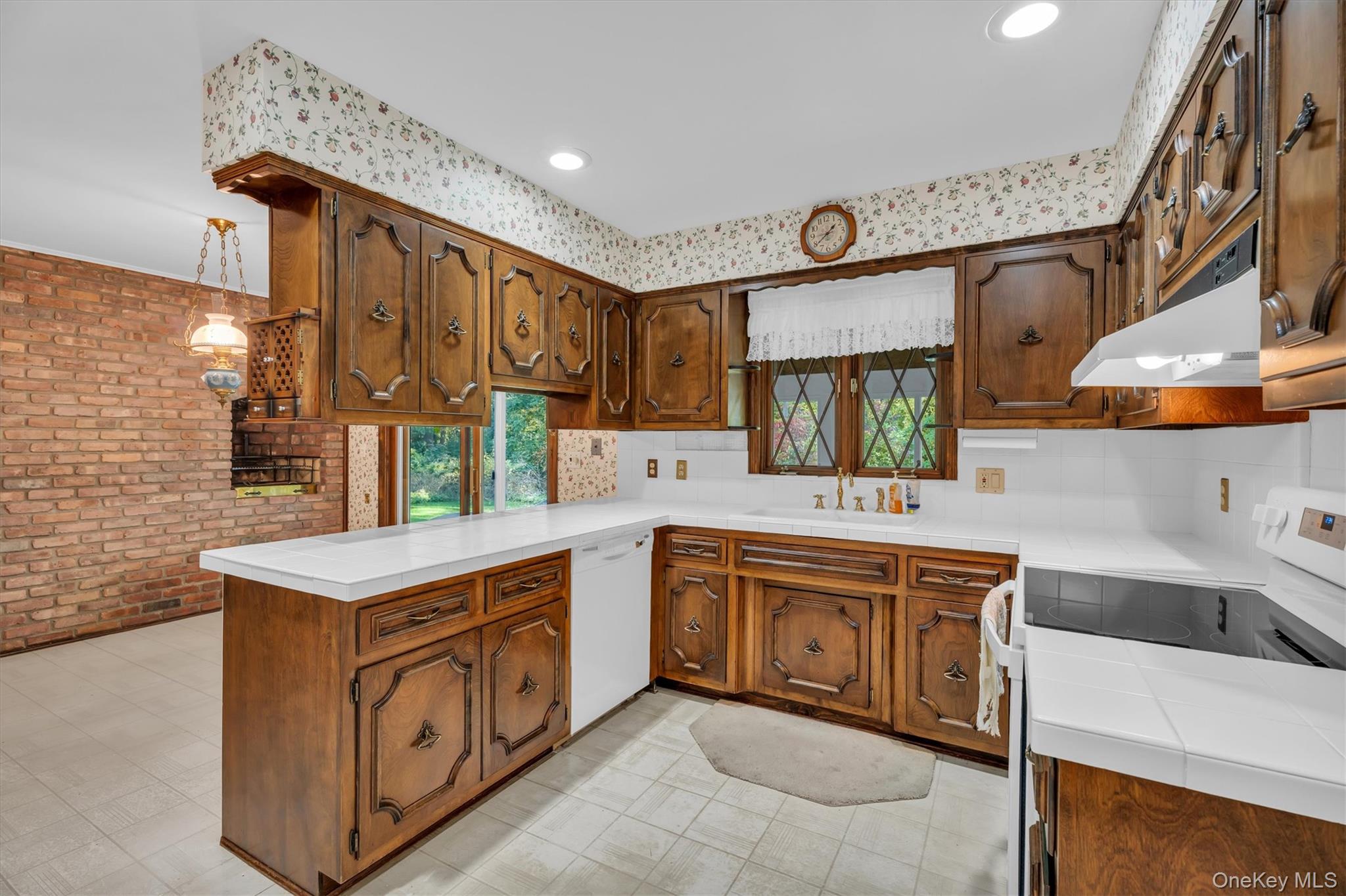133 Old Field Road Setauket, NY 11733 - Photo 4 of 29