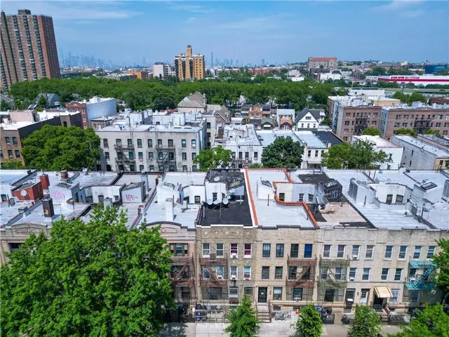 a picture of city view