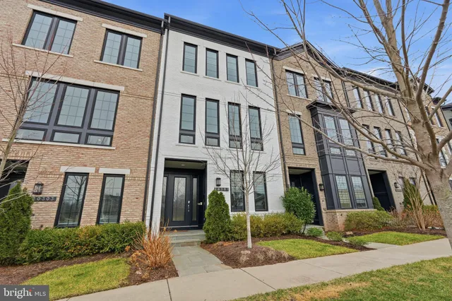 $4,400 | 20301 Savin Hill Drive, Ashburn, VA 20147