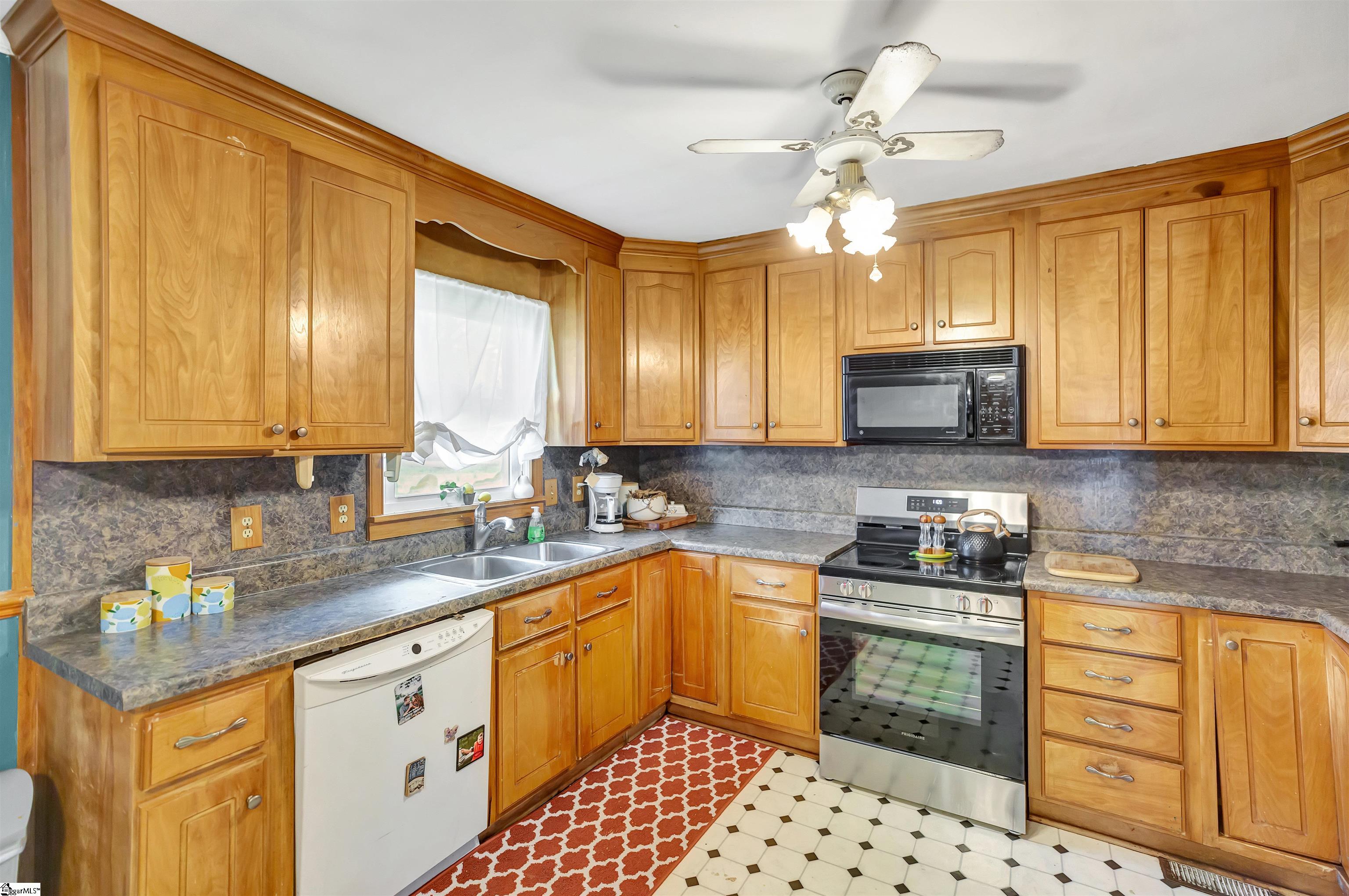 209 Sanford Road Starr, SC 29684 - Photo 12 of 33 Gallery Image 12