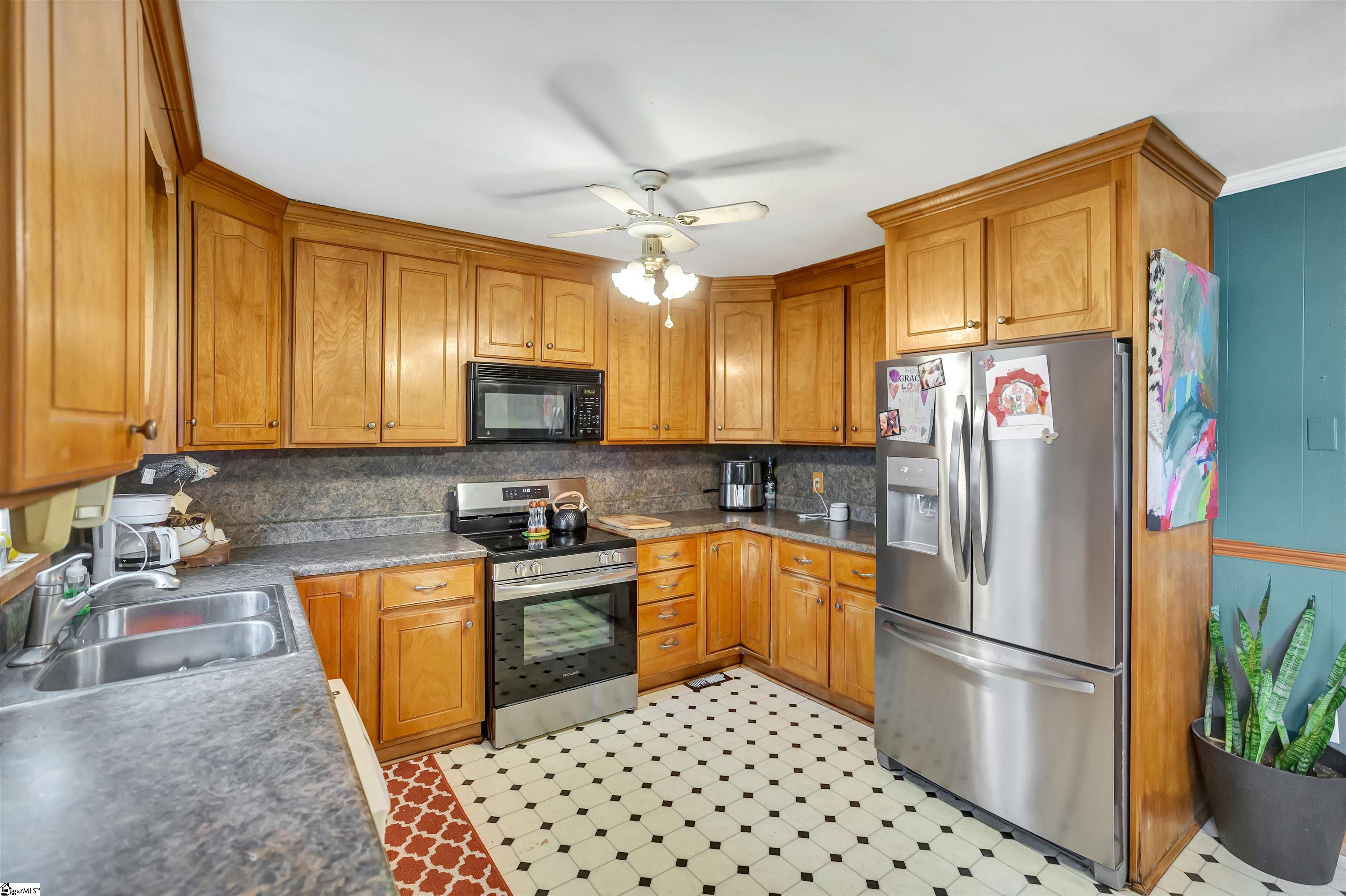 209 Sanford Road Starr, SC 29684 - Photo 9 of 33 Gallery Image 9