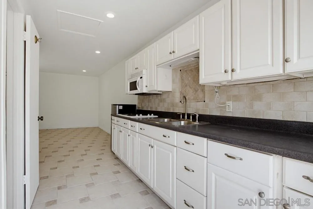 308 Leeann Lane Encinitas, CA 92024 - Photo 50 of 75 Studio