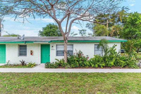 $2,200 | 4905 Gulfstream Road, Lake Worth, FL 33461