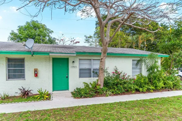 $2,200 | 4905 Gulfstream Road, Lake Worth, FL 33461