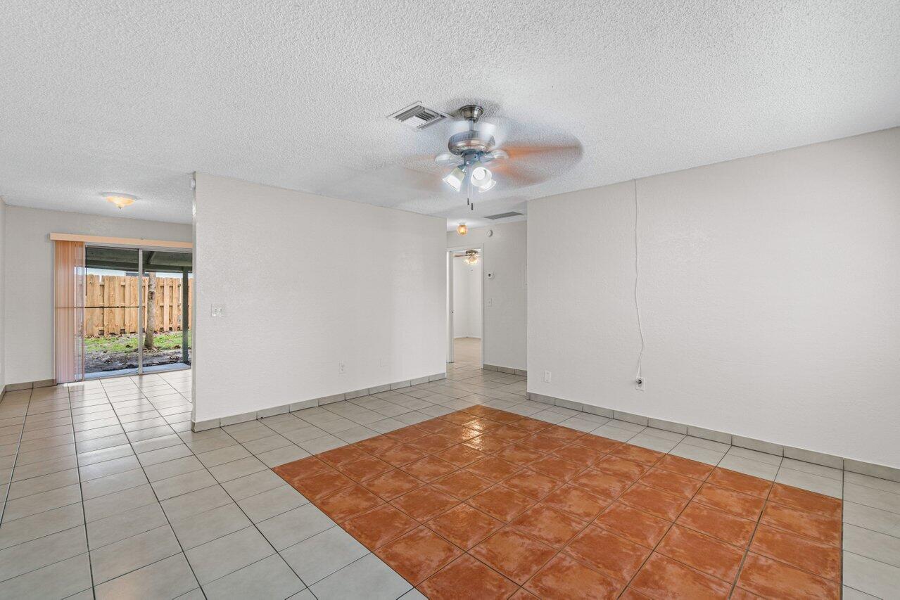 4905 Gulfstream Road Lake Worth, FL 33461 - Photo 4 of 20 004-4905GulfstreamRoad-LakeWorthBeach-FL