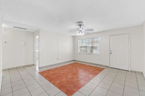 $2,200 | 4905 Gulfstream Road, Lake Worth, FL 33461