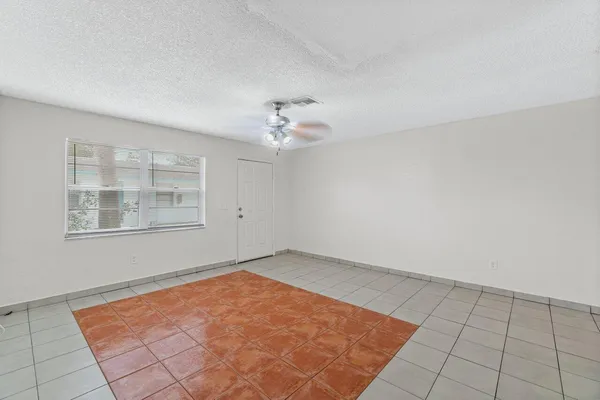 $2,200 | 4905 Gulfstream Road, Lake Worth, FL 33461