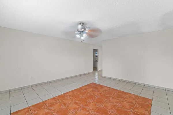 $2,200 | 4905 Gulfstream Road, Lake Worth, FL 33461