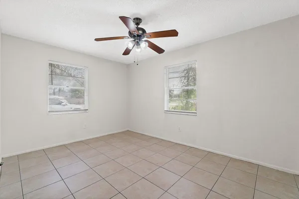 $2,200 | 4905 Gulfstream Road, Lake Worth, FL 33461
