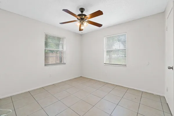 $2,200 | 4905 Gulfstream Road, Lake Worth, FL 33461