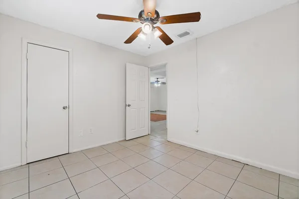 $2,200 | 4905 Gulfstream Road, Lake Worth, FL 33461