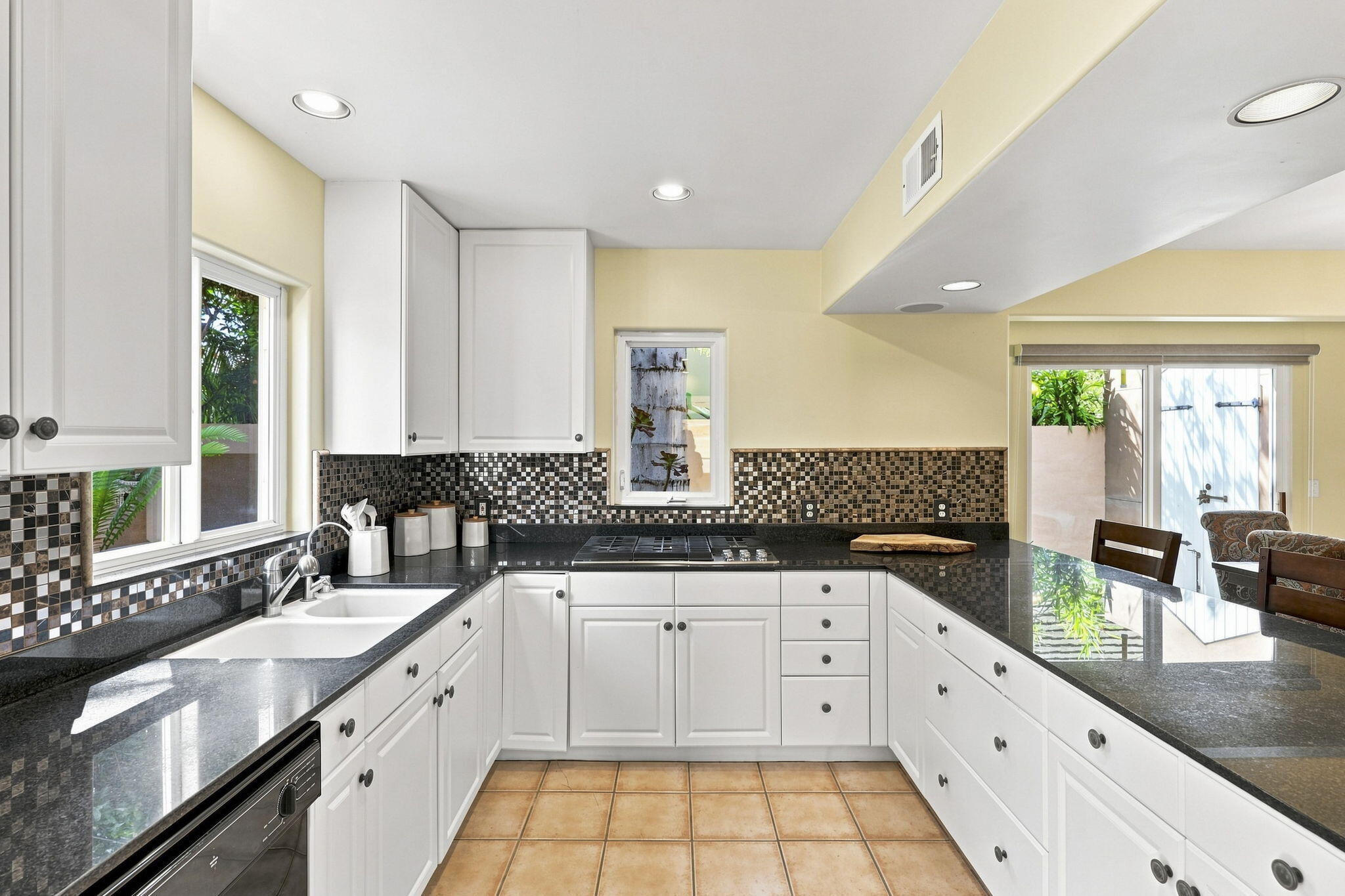 110 Santa Rosa Place Santa Barbara, CA 93109 - Photo 11 of 31 Kitchen