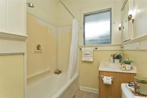 $949,000 | 2211 Bingham Street, Honolulu, HI 96826