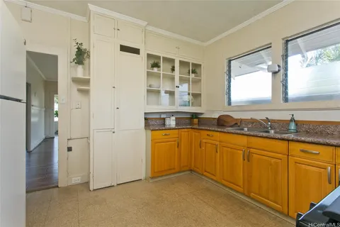 $949,000 | 2211 Bingham Street, Honolulu, HI 96826