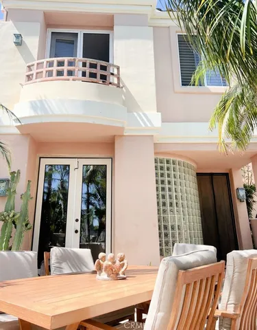 $10,000 | 609 21st Street, Huntington Beach, CA 92648