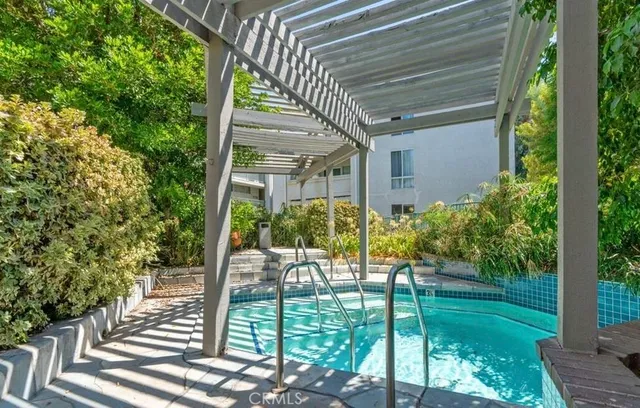 $425,000 | 20134 Leadwell Street, Unit 159, Winnetka, CA 91306