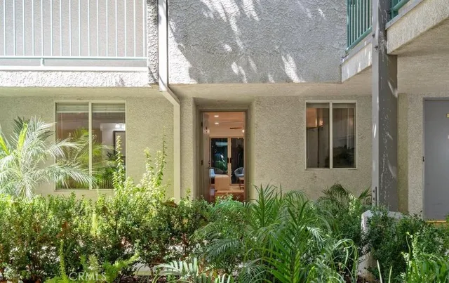 $425,000 | 20134 Leadwell Street, Unit 159, Winnetka, CA 91306