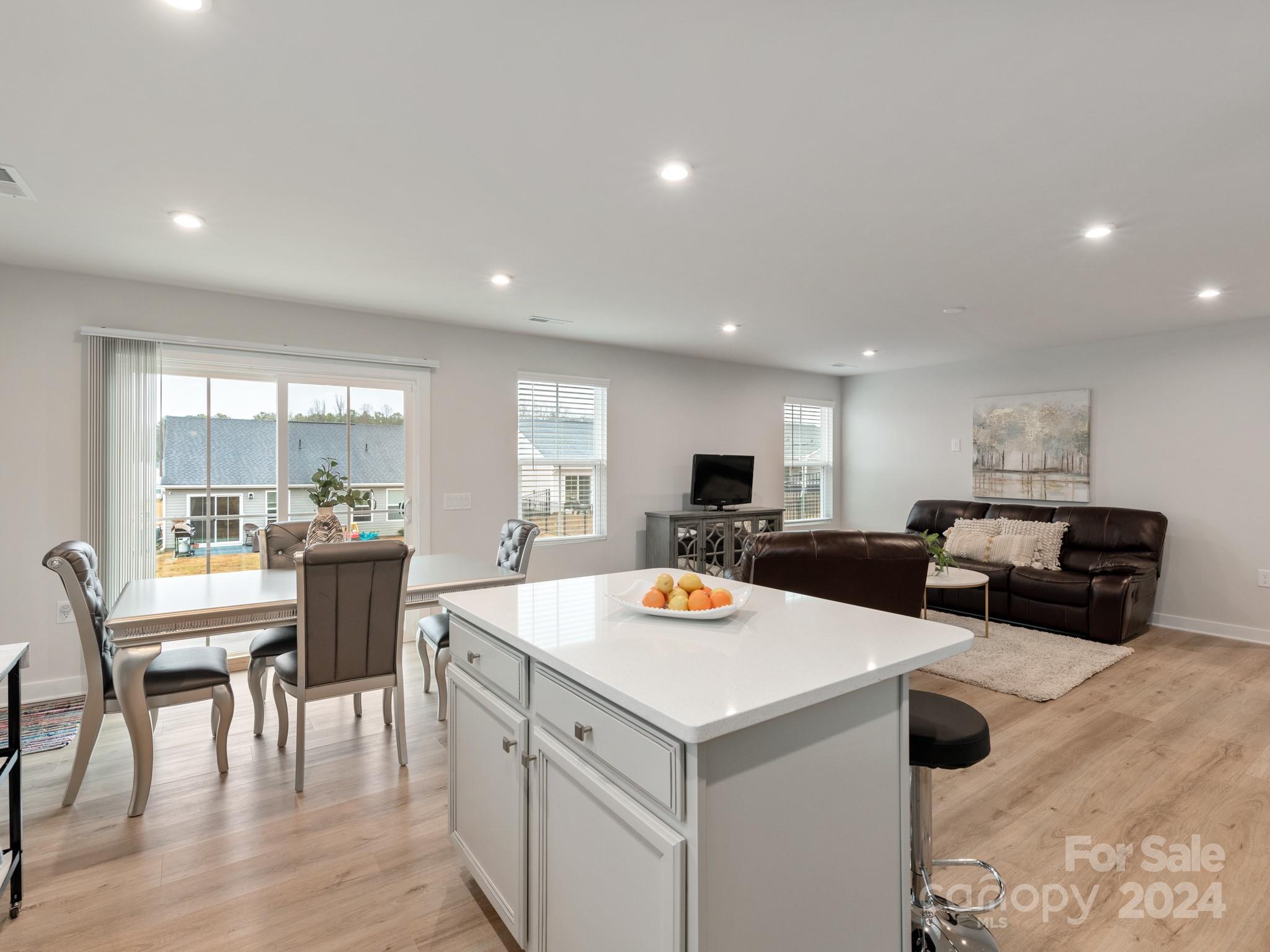 309 Damask Drive Lancaster, SC 29720 - Photo 8 of 28 a kitchen with a table and chairs