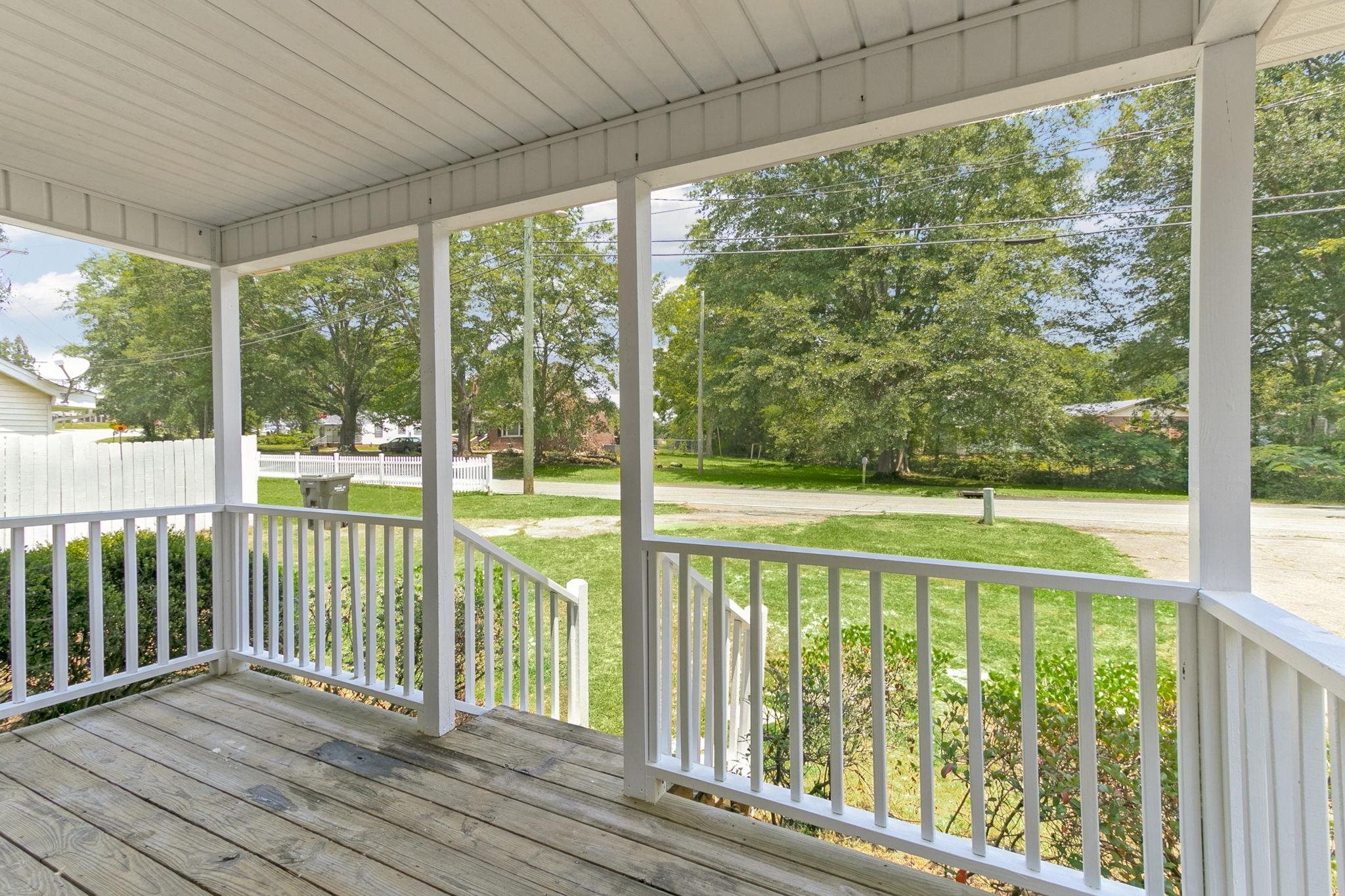 216 Black Snake Road Easley, SC 29640 - Photo 5 of 36 Gallery Image 5