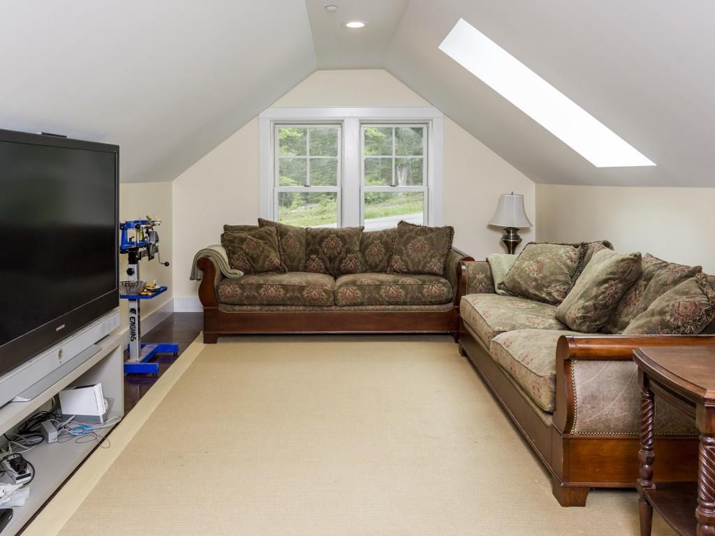 14 Emerson Farm Road Edgecomb, ME 04556 - Photo 26 of 35 The second floor family room with...