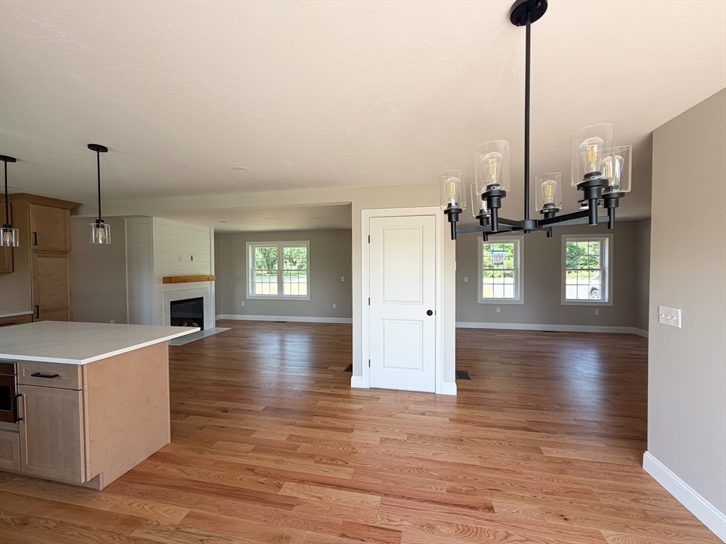 555 Neck Road Lancaster, MA 01523 - Photo 8 of 30