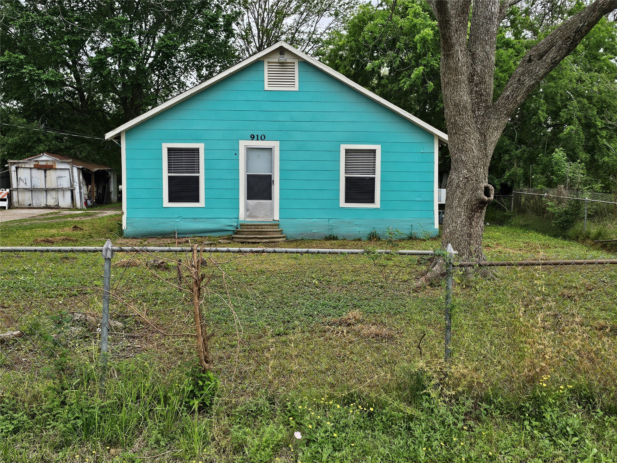 904 Hill Road Houston, TX 77037 - Photo 4 of 7